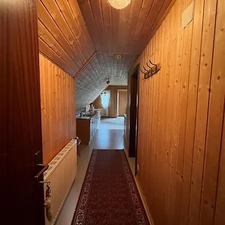 Naturparadies, Kleines Bauernhof-häuschen *