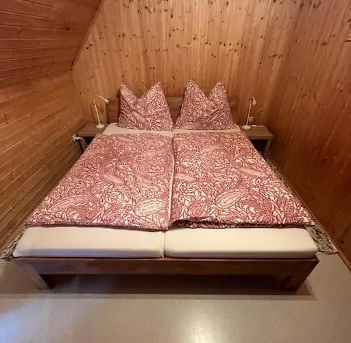 Naturparadies, Kleines Bauernhof-haeuschen Osterwitz